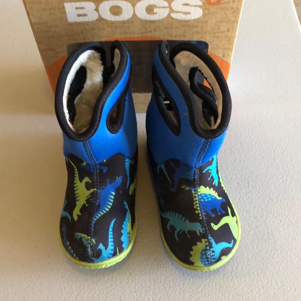 Baby Bogs Dinosaur Print Winter/Rain Boots for your baby or toddler.